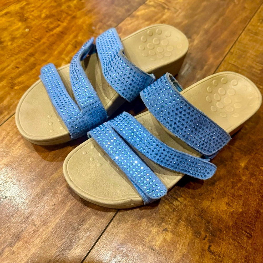 Vionic Rhinestone Blue Sandals Women’s 7